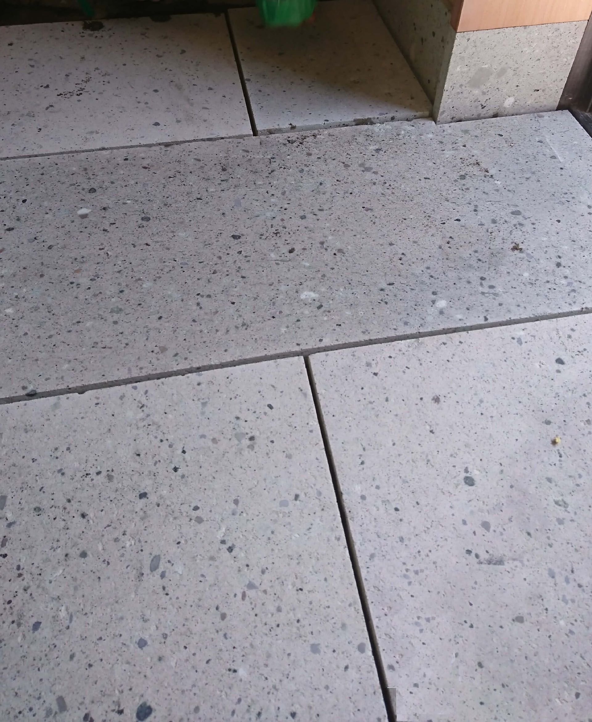 有限会社 村本石材工業所の提供サービス。建築石工事の制作